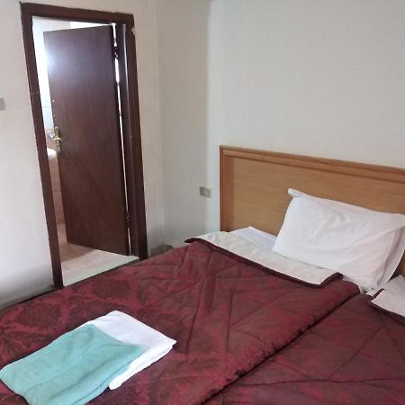 Queen Ayloa Hotel&Restaurant Мадаба Екстериор снимка