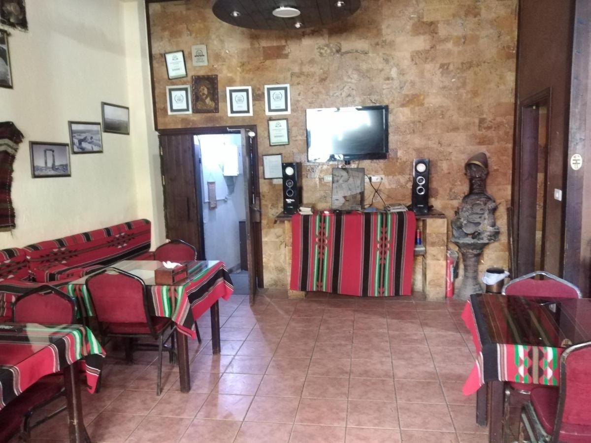 Queen Ayloa Hotel&Restaurant Мадаба Екстериор снимка